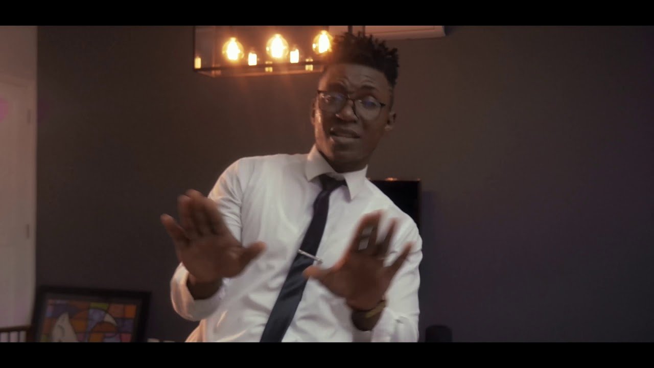 Justino Ubakka – Ele Não Te Merece (Vídeo)