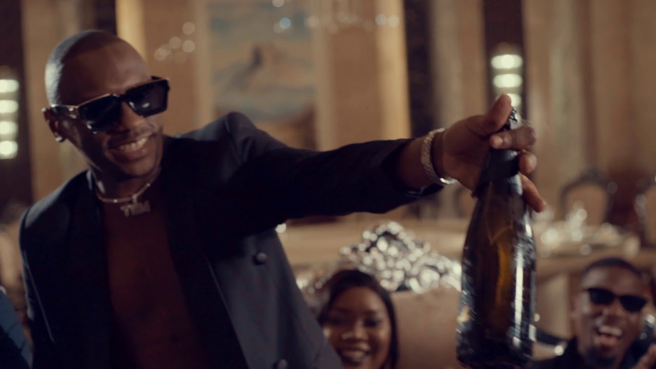 Dygo Boy – Busy (feat. Laylizzy) (Vídeo)