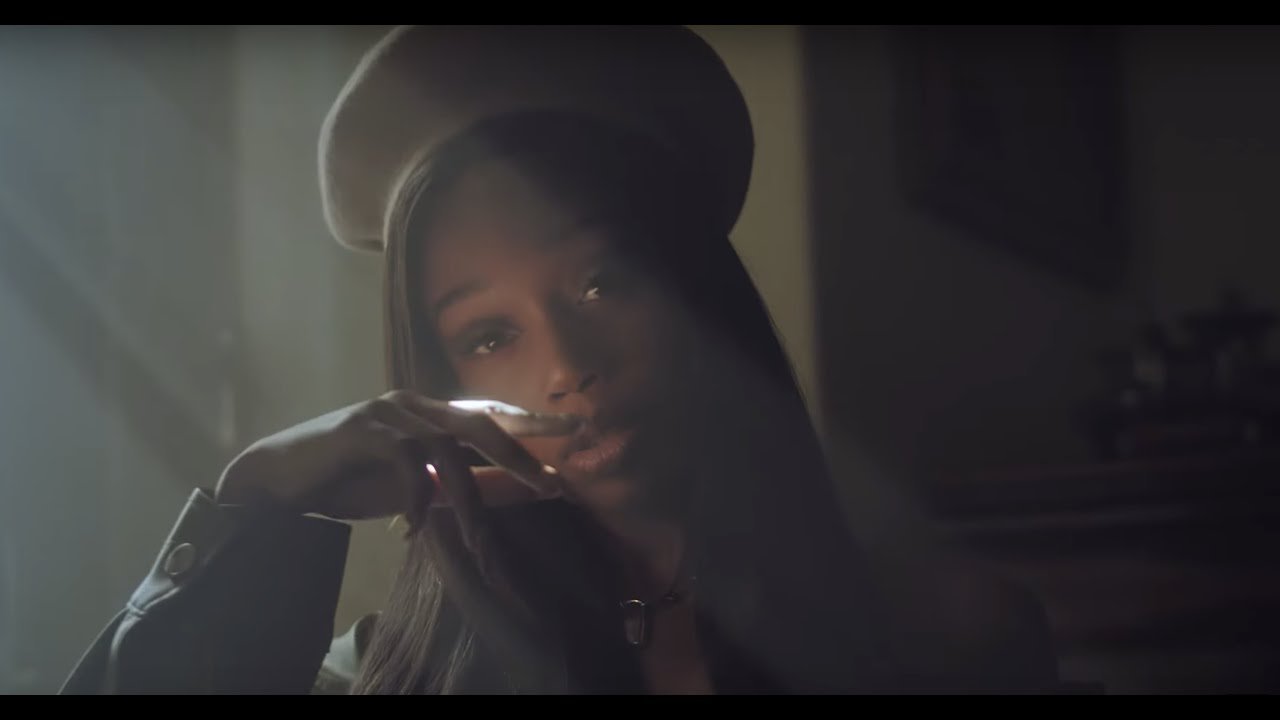 Yasmine – Quem É ?(Vídeo)