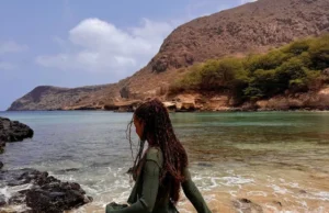 Soraia Tavares – Nem Dei Por Acontecer Soraia Tavares – Nem Dei Por Acontecer