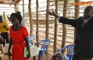 Pastor engravida menina de 18 anos e o pai da jovem por vingança engravidou também a filha de 25 anos do pastor PASTOR ENGRAVIDA MENINA DE 18 ANOS E O PAI DA JOVEM POR VINGANÇA ENGRAVIDOU TAMBÉM A FILHA DE 25 ANOS DO PASTOR