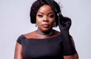 Lourena Nhate – Hiyo Tiyissela Lourena Nhate - Hiyo Tiyissela